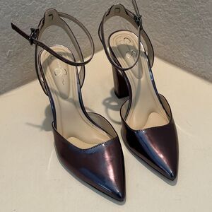 Jessica Simpson 7 Pointed Toe Ankle Strap Pump Heels Pewter Metallic Futuristic